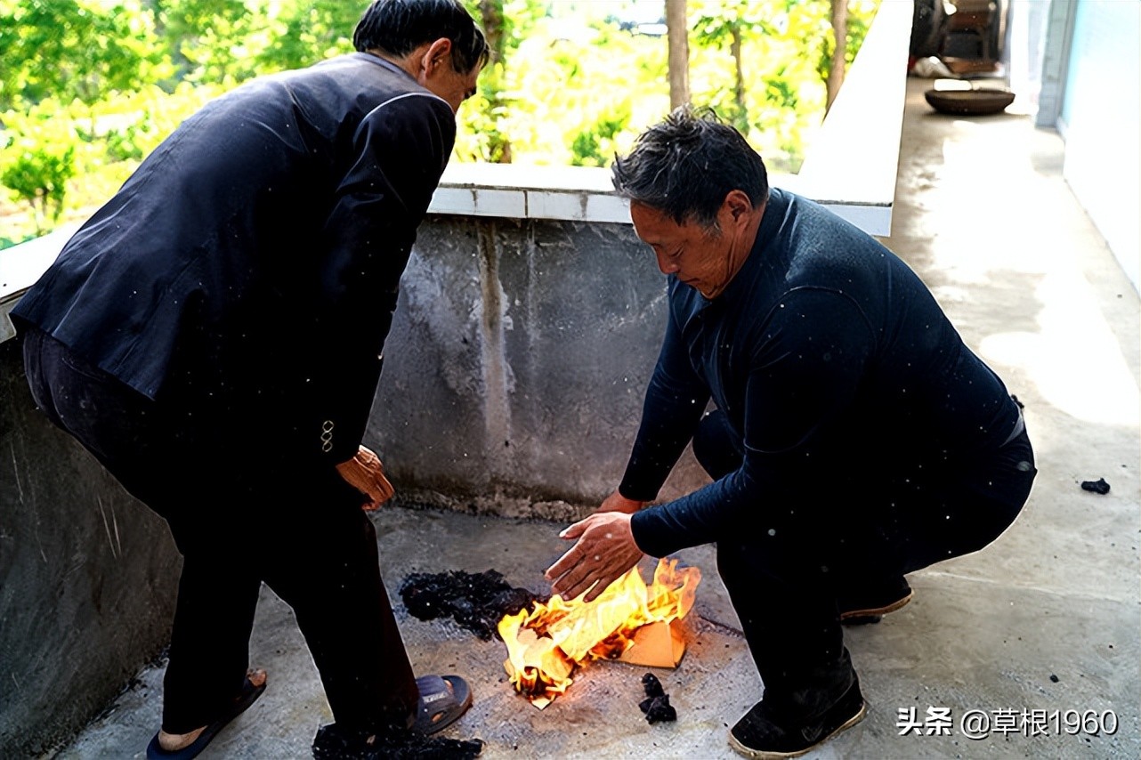 多少夫妻活成了兄弟，兄弟俩活成了“夫妻”