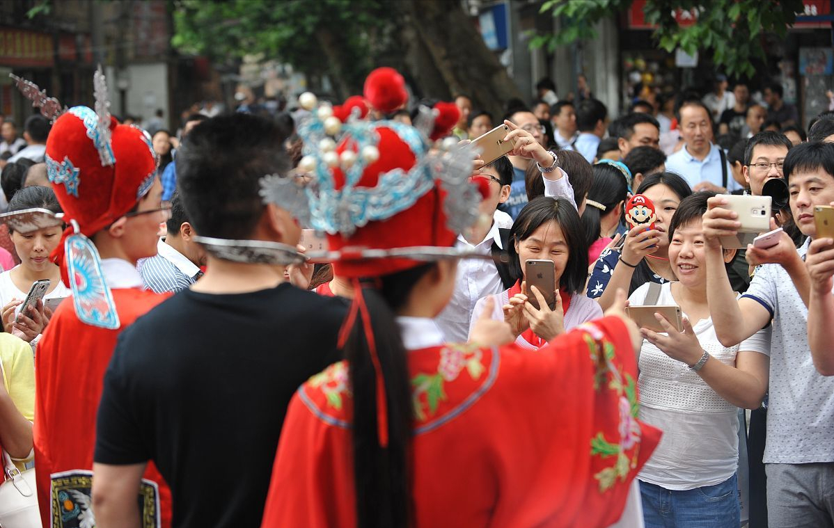 洛阳一高2017高考喜报，洛阳今年高考状元多少分