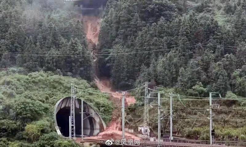 贵州动车脱线现场曝光（车头损毁严重6月五号能走了吗）